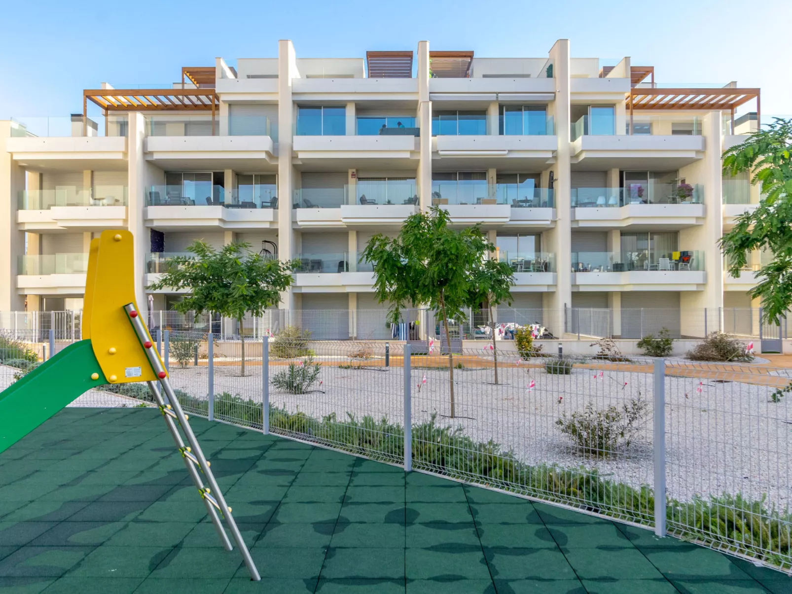 Ema Residencial-Outside