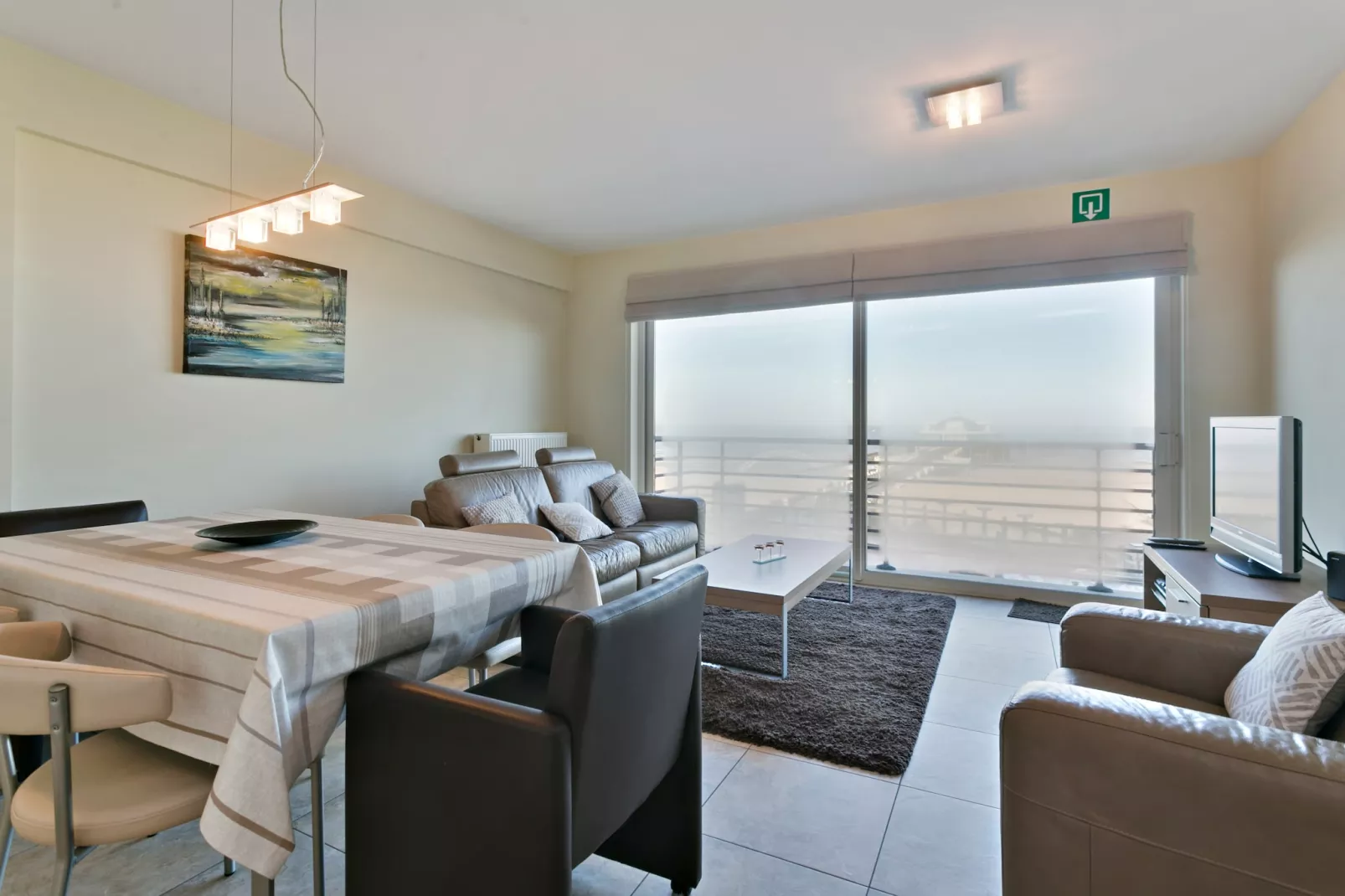 SEA MIRROR 0303-Living room