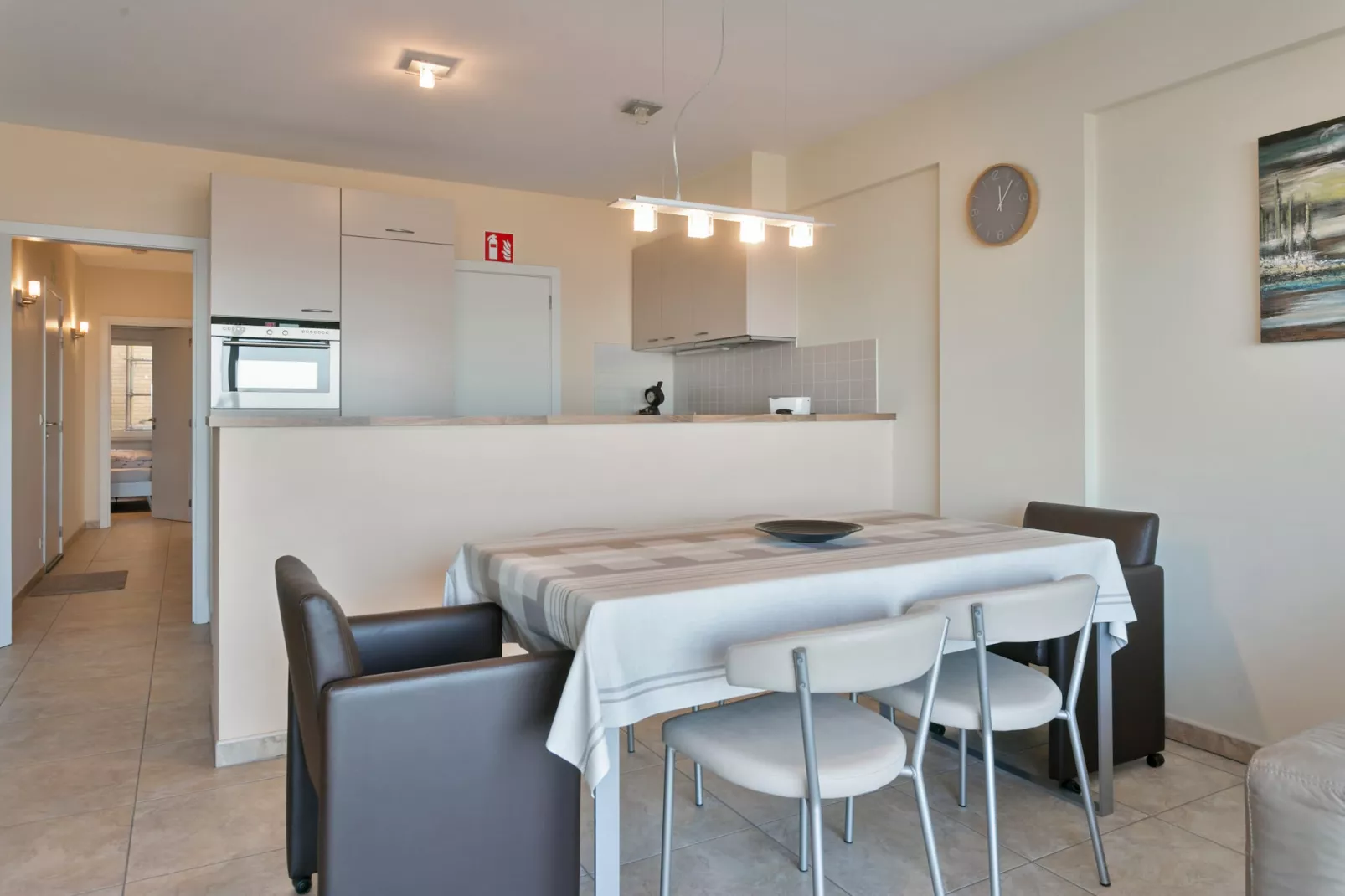 SEA MIRROR 0303-Dining room