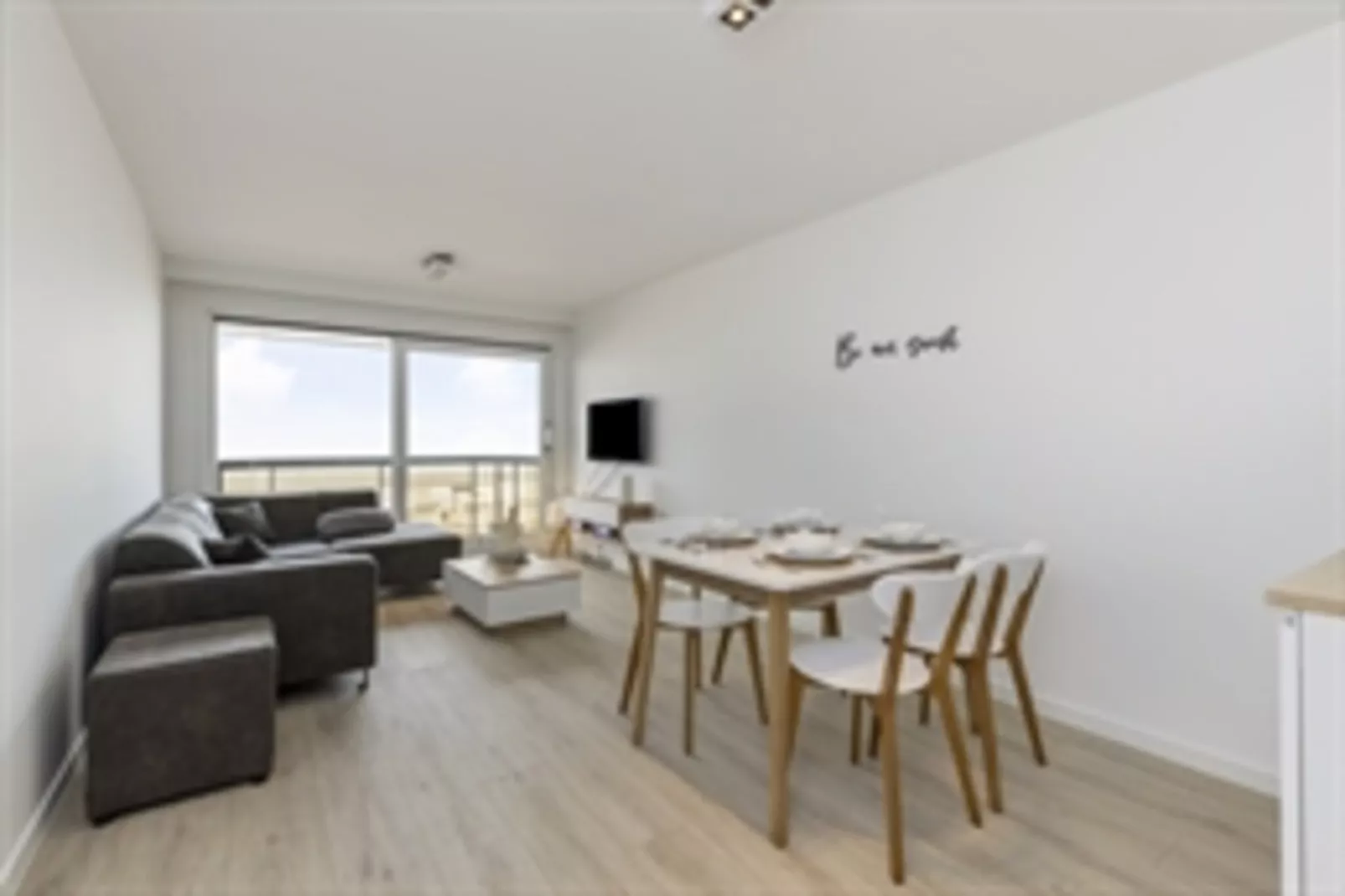 FREDERIC - 32-Living room