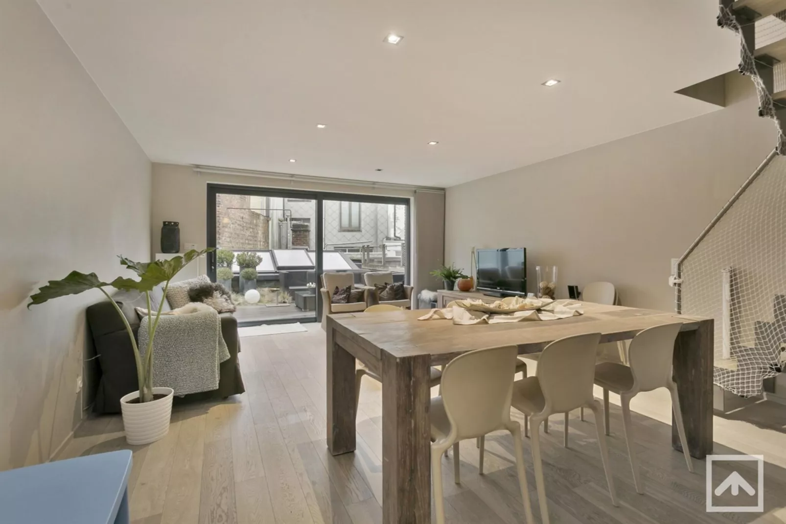 FREDERIC - 32-Dining room