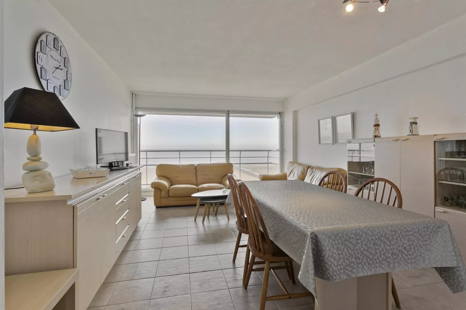 WESTCLIFF - 5A-Dining room