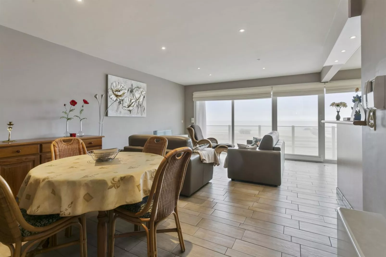 WESTCLIFF - 5A-Living room