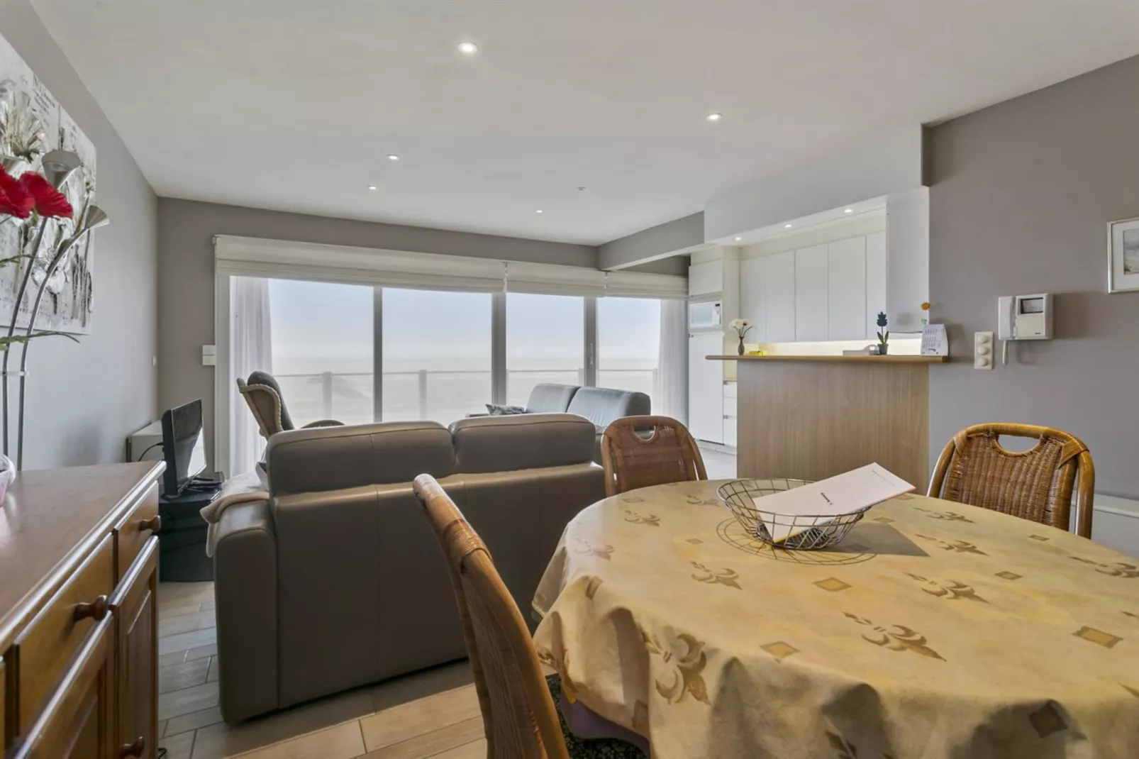 WESTCLIFF - 5A-Living room
