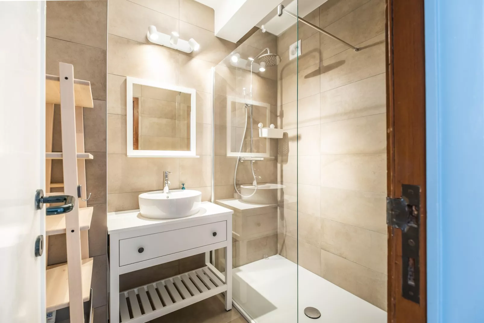 Neptune 301-Bathroom