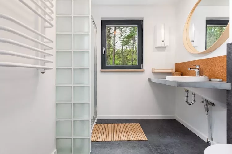 Dom wakacyjny dla 3 osób nad jeziorem Wisełka-Bathroom