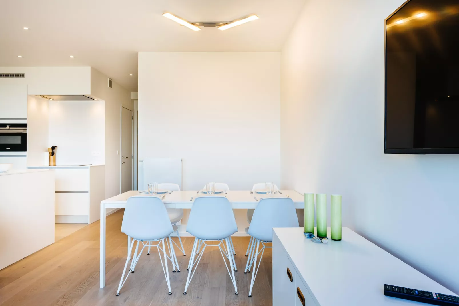 Winoc 402-Dining room
