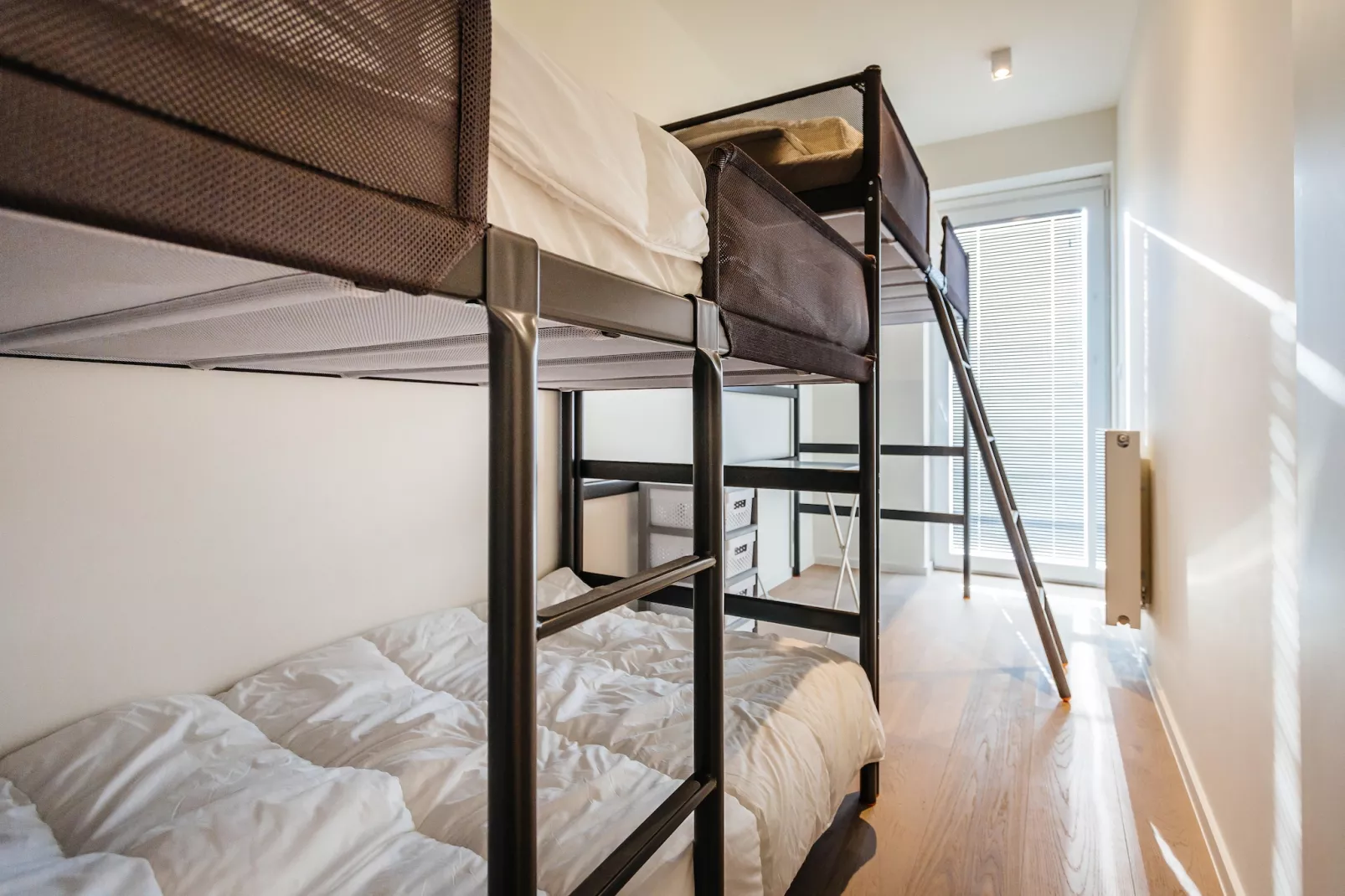 Winoc 402-Bedroom