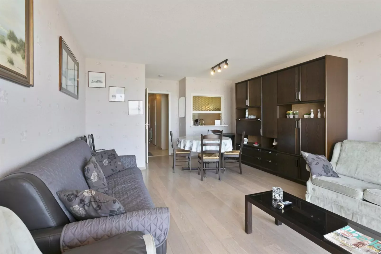 BLANKEDUYN - 2B-Living room