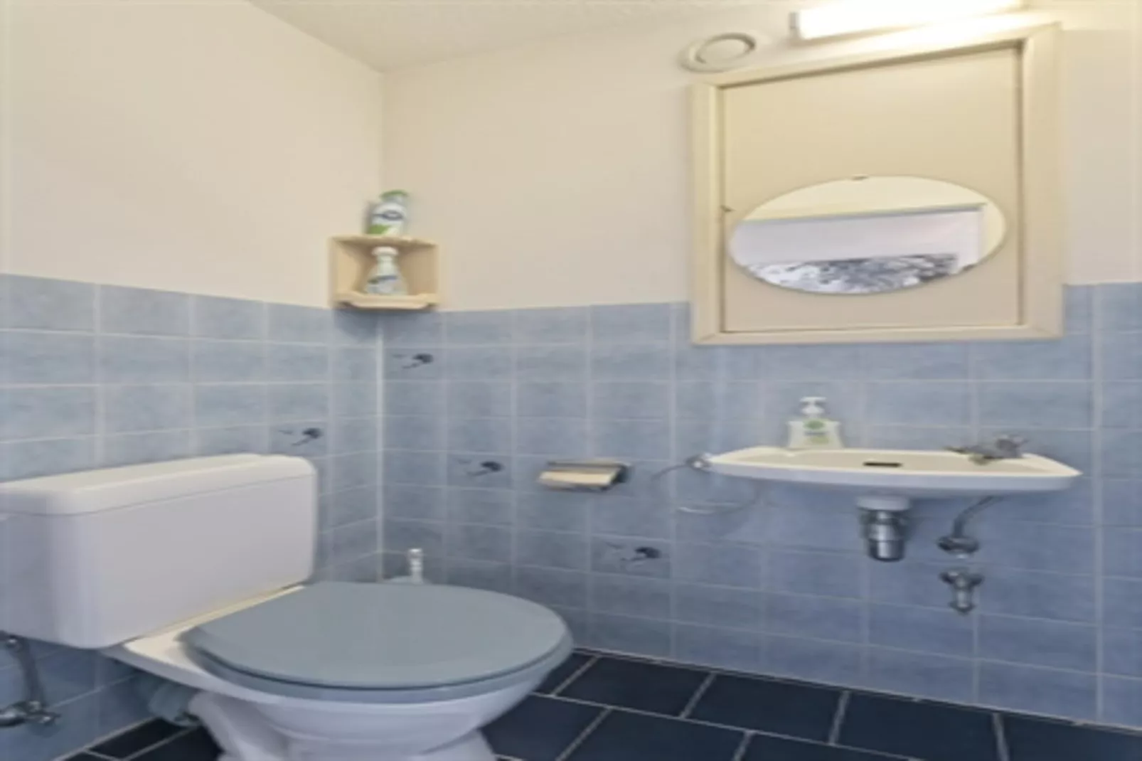 BLANKEDUYN - 2B-Bathroom