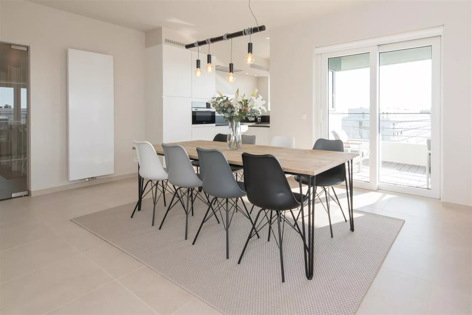The Waves Sea-Dining room
