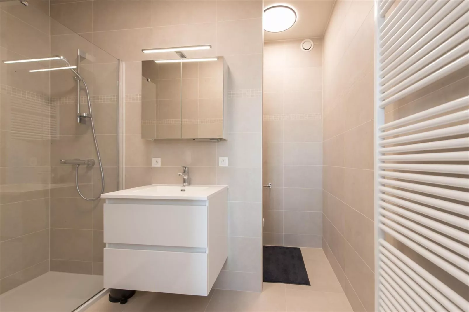 The Waves Sea-Bathroom