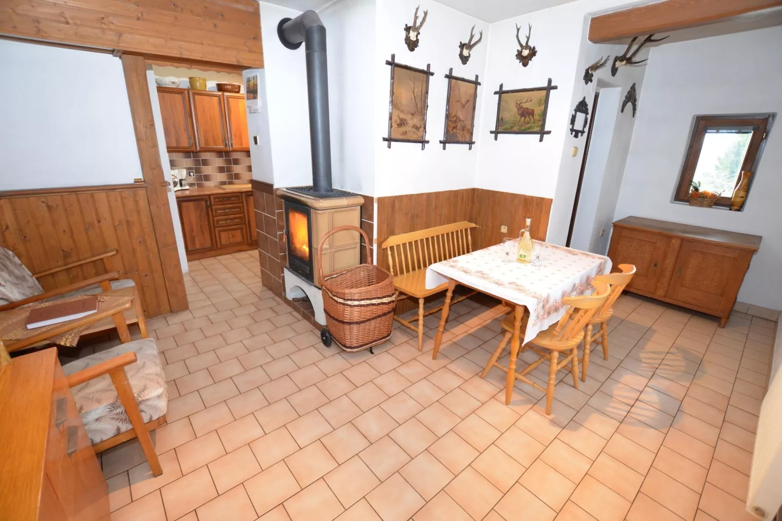 Vladka-Dining room