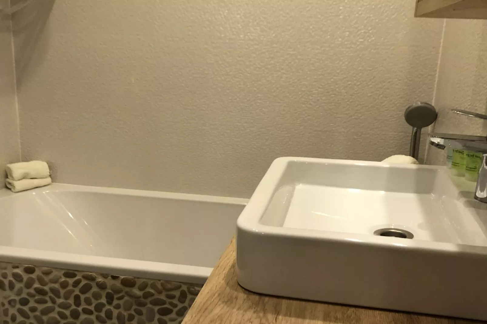 Clement at Sea-Bathroom