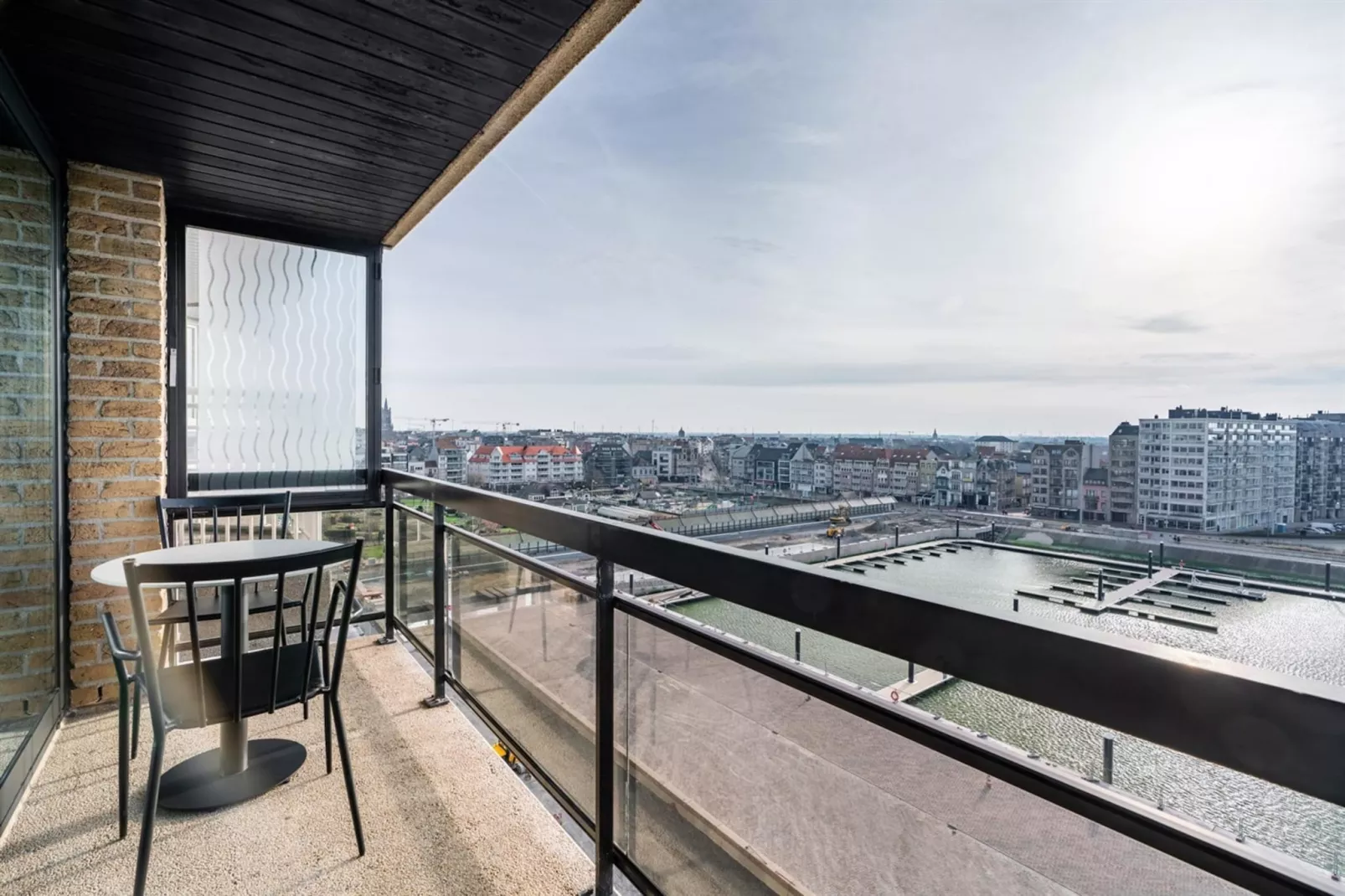 SLIPWAY - 7D-Terrace balcony