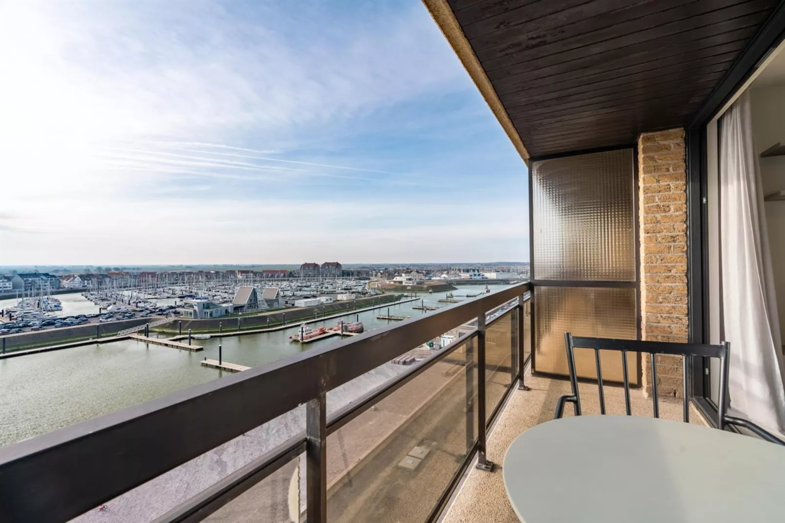 SLIPWAY - 7D-Terrace balcony