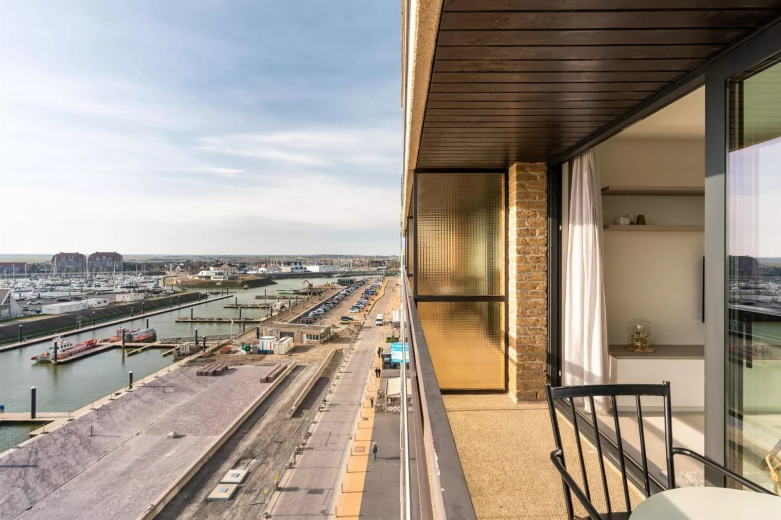 SLIPWAY - 7D-Terrace balcony