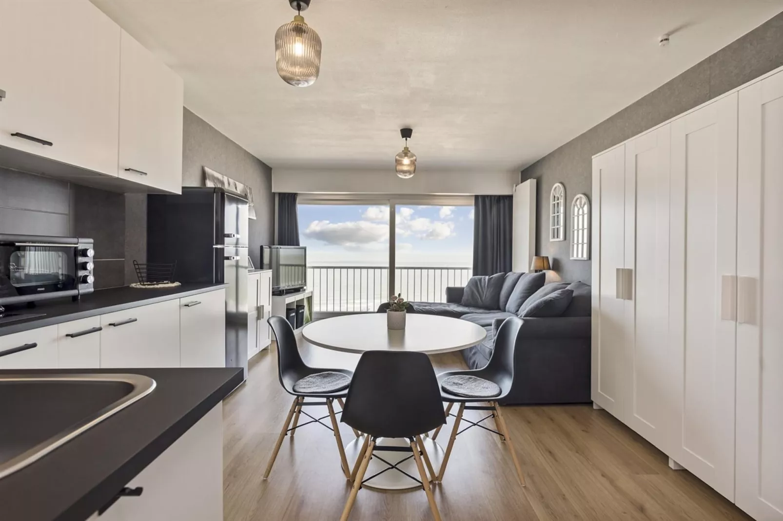 GOLF HIT - 8B-Kitchen