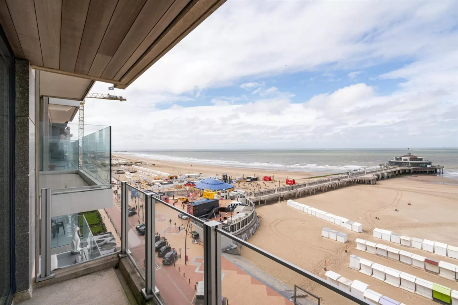MISTRAL - 8B-Terrace balcony