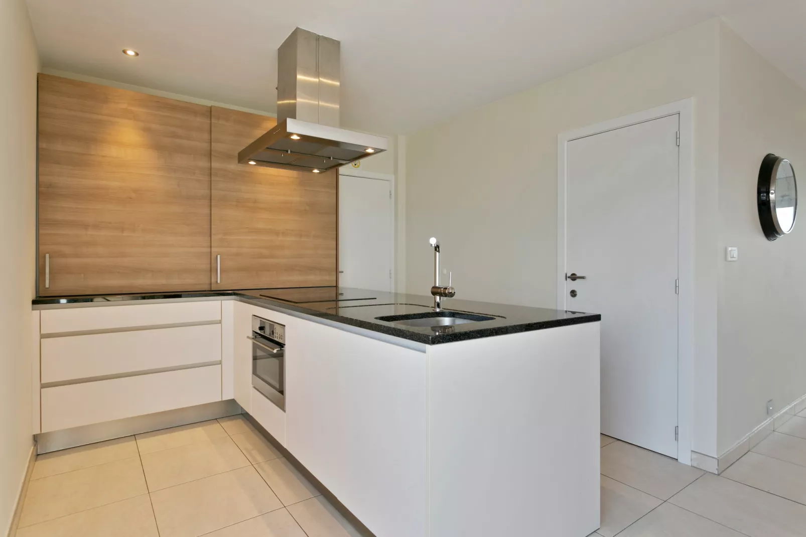 PAUL & VIRGINIE - 10TH-Kitchen