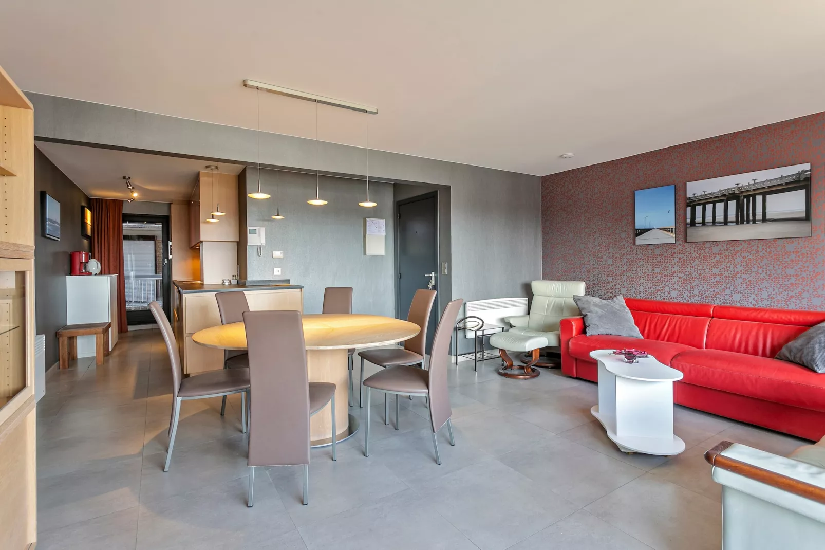 Apartment with 4 rooms and terrace-Living room