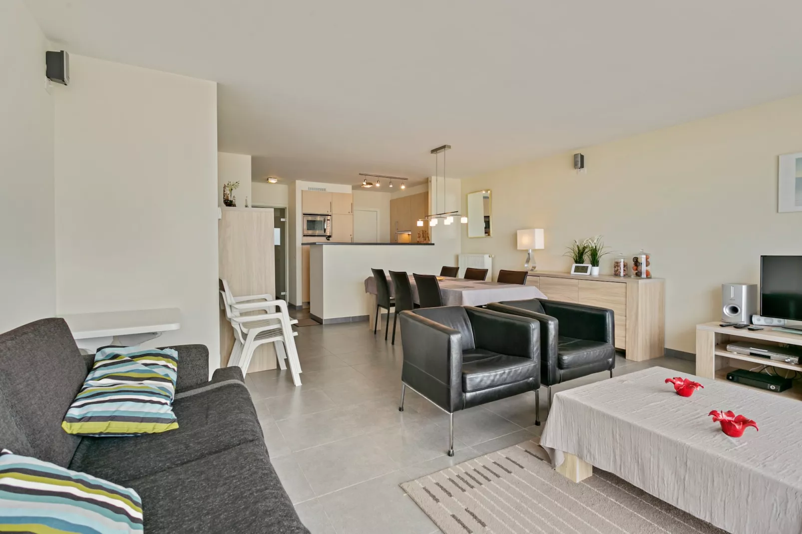 PAUL & VIRGINIE - 22-Living room