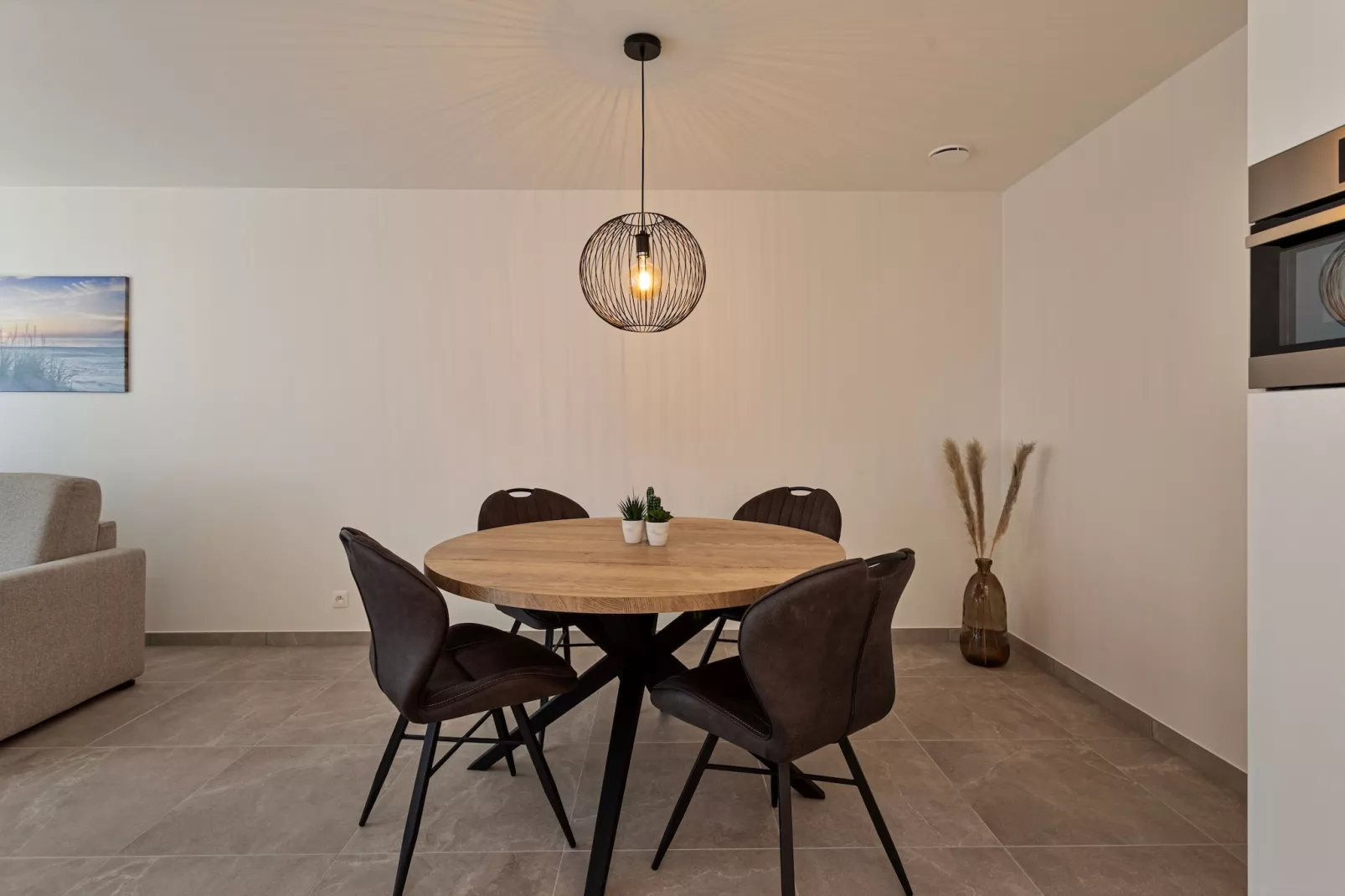 C-DREAM - 0302-Dining room