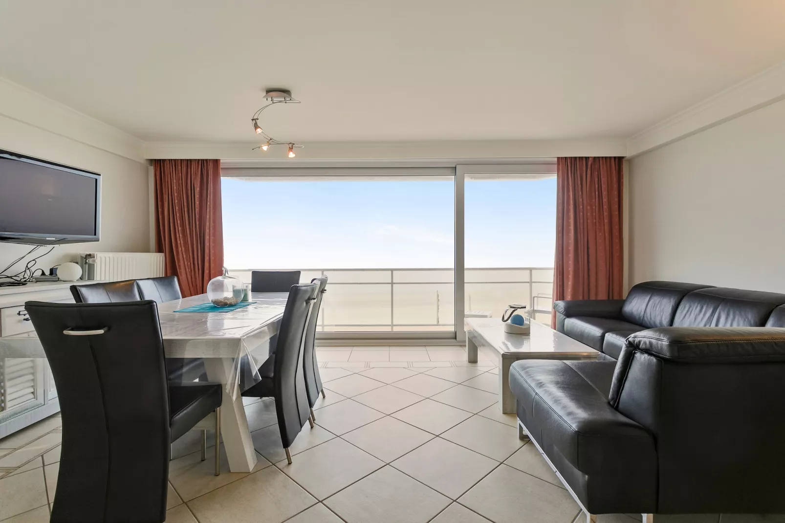 LUXBEACH - 7TH-Living room