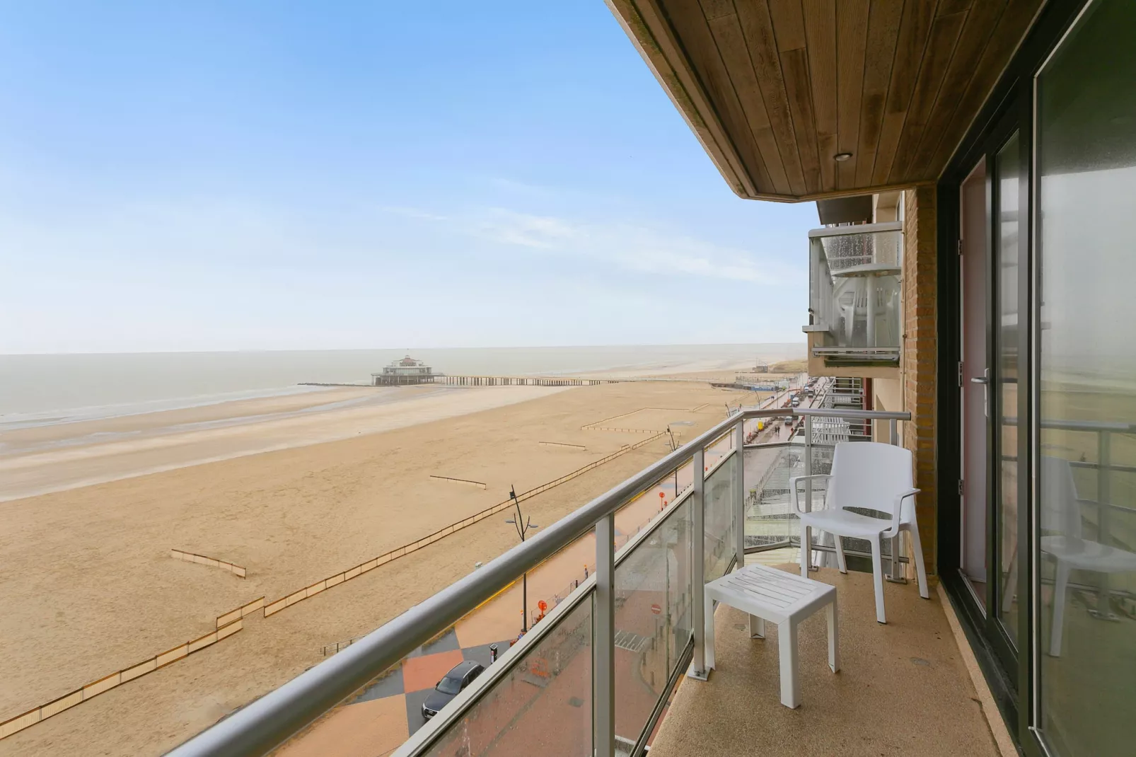 LUXBEACH - 7TH-Terrace balcony