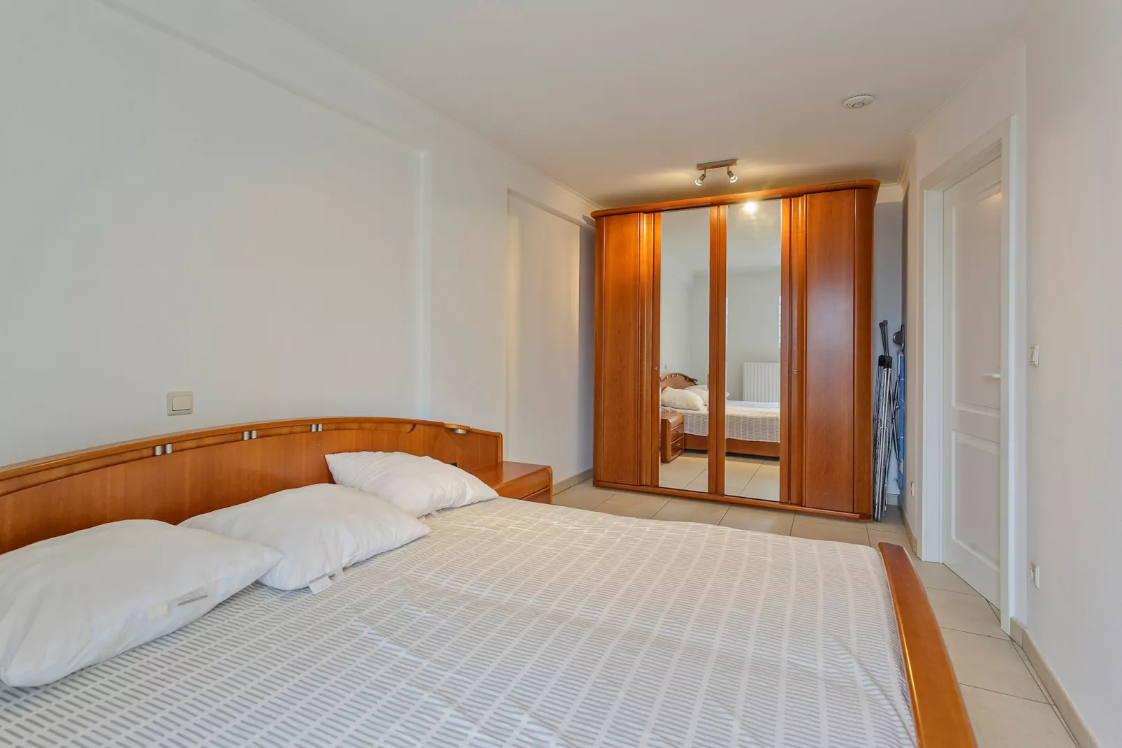 LUXBEACH - 7TH-Bedroom