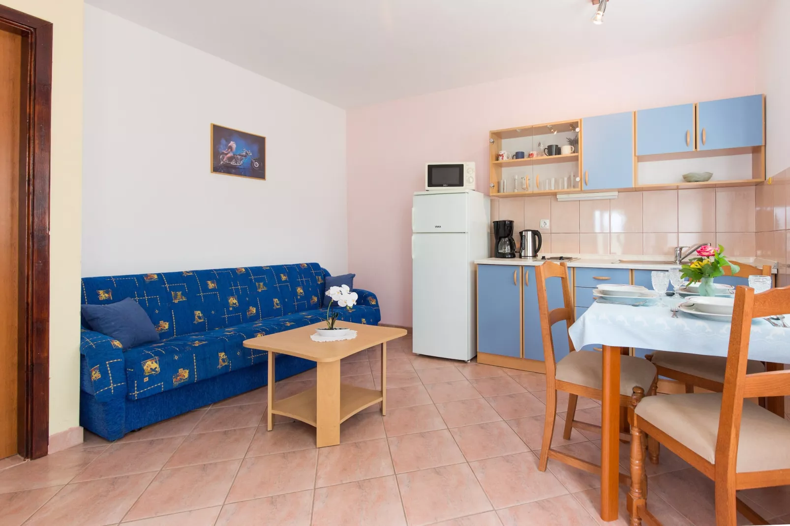 Plavi Biondic-Living room