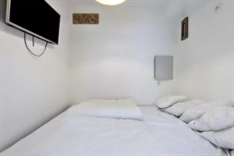 BLANKEDUYN 4A-Bedroom