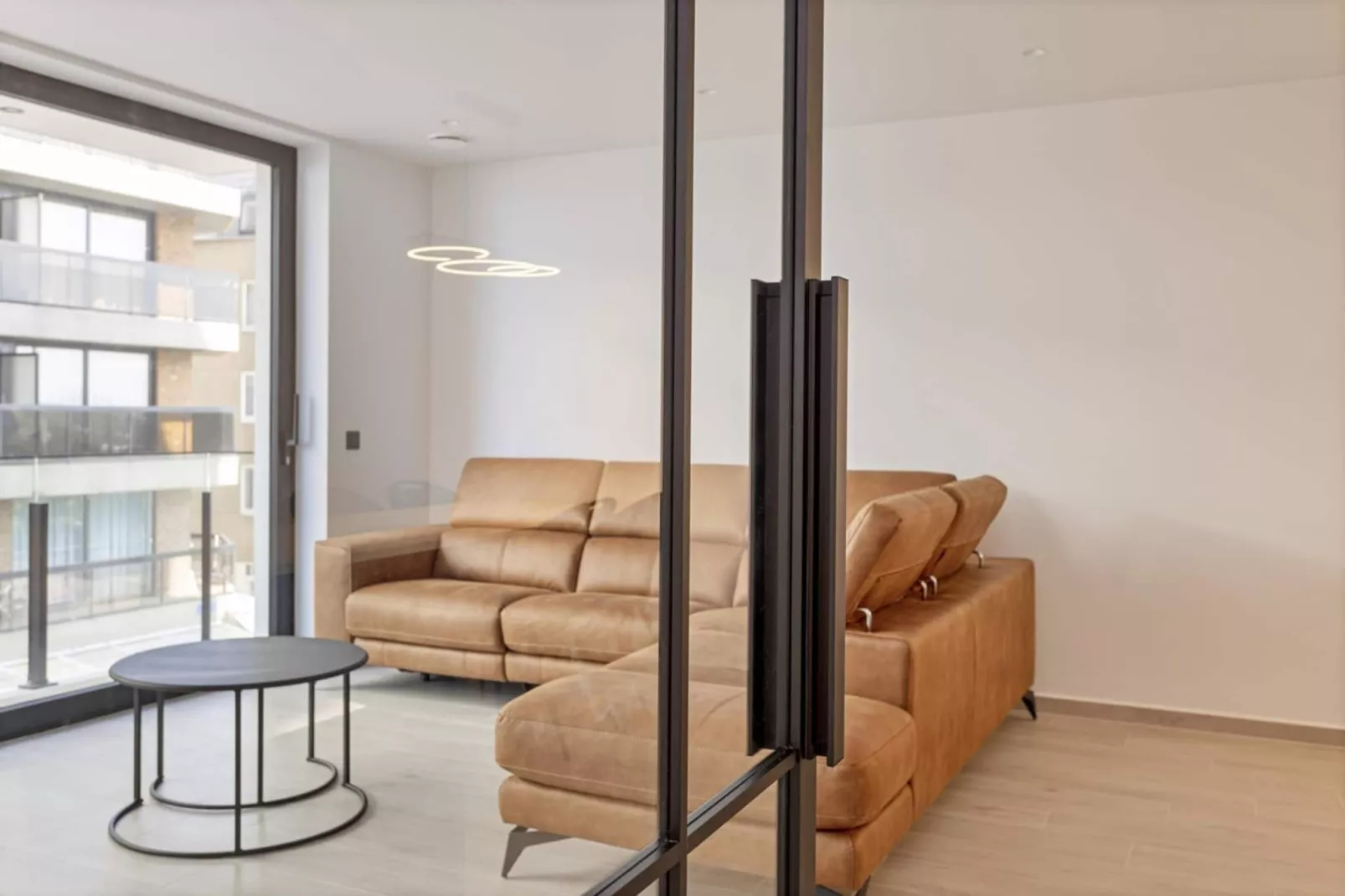 ROYAL PHARE - 6E-Living room