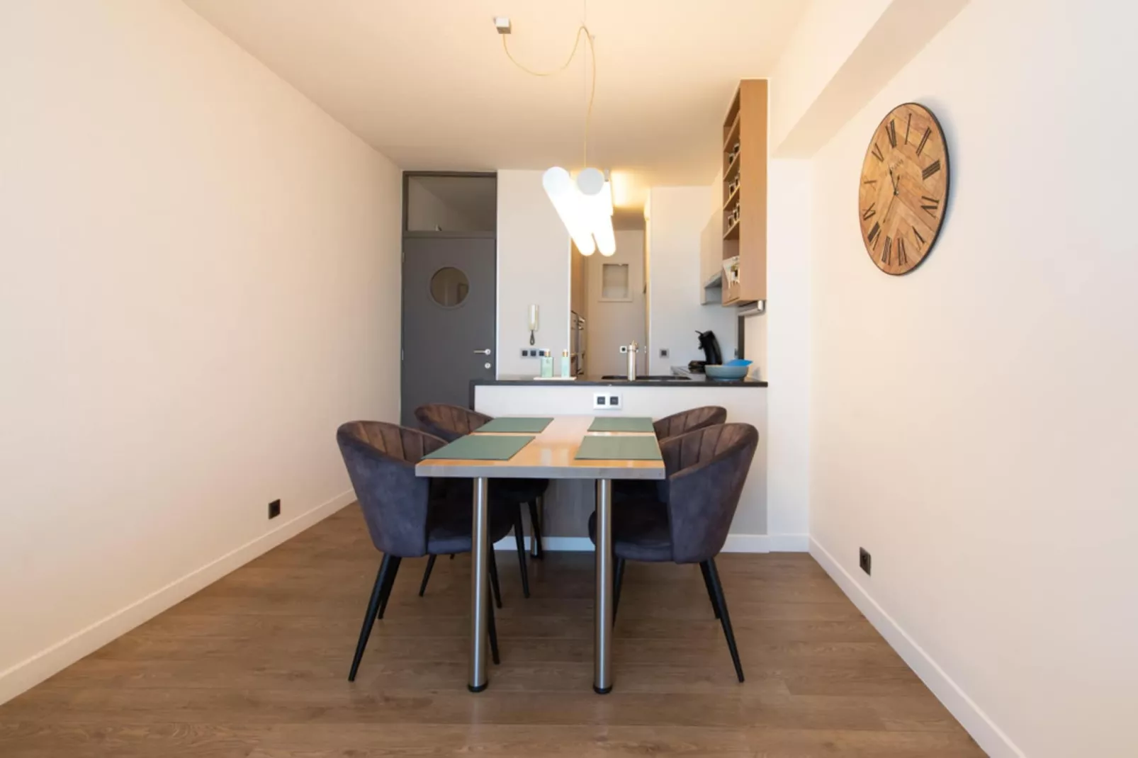 Santhille-Dining room