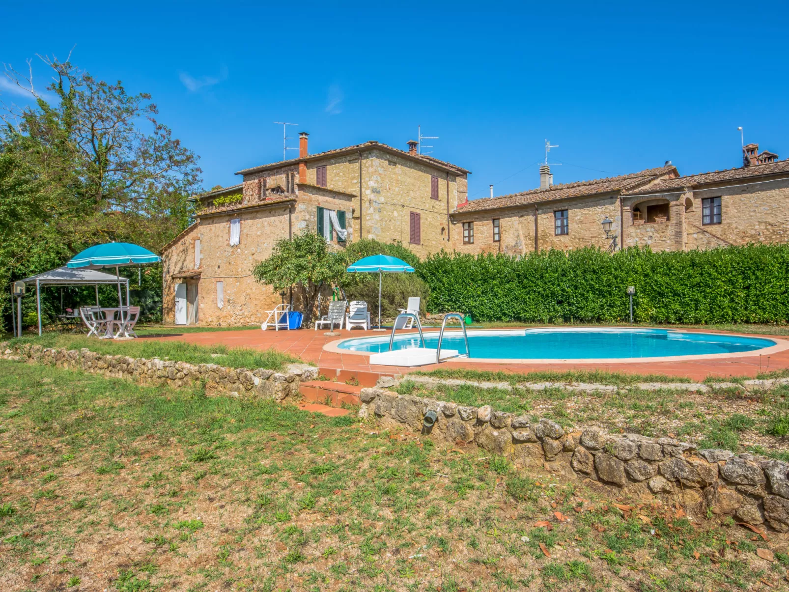 Il Valacchio-Outside