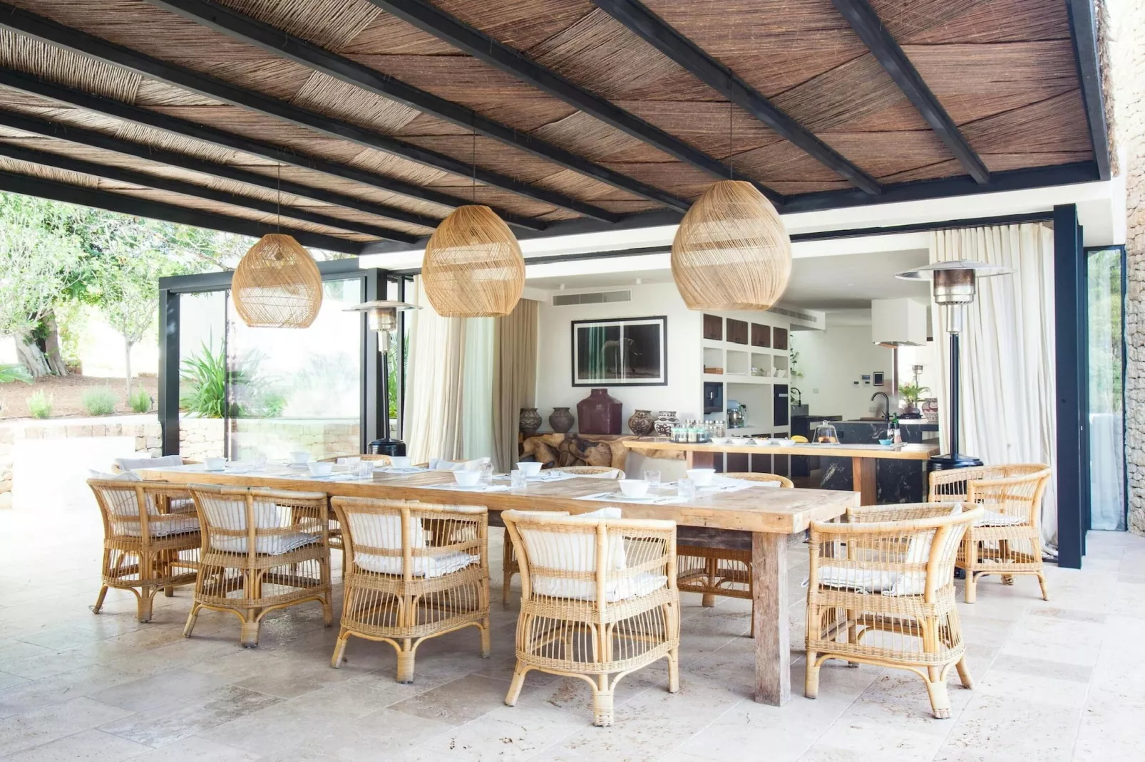 Can Gerbera-Dining room
