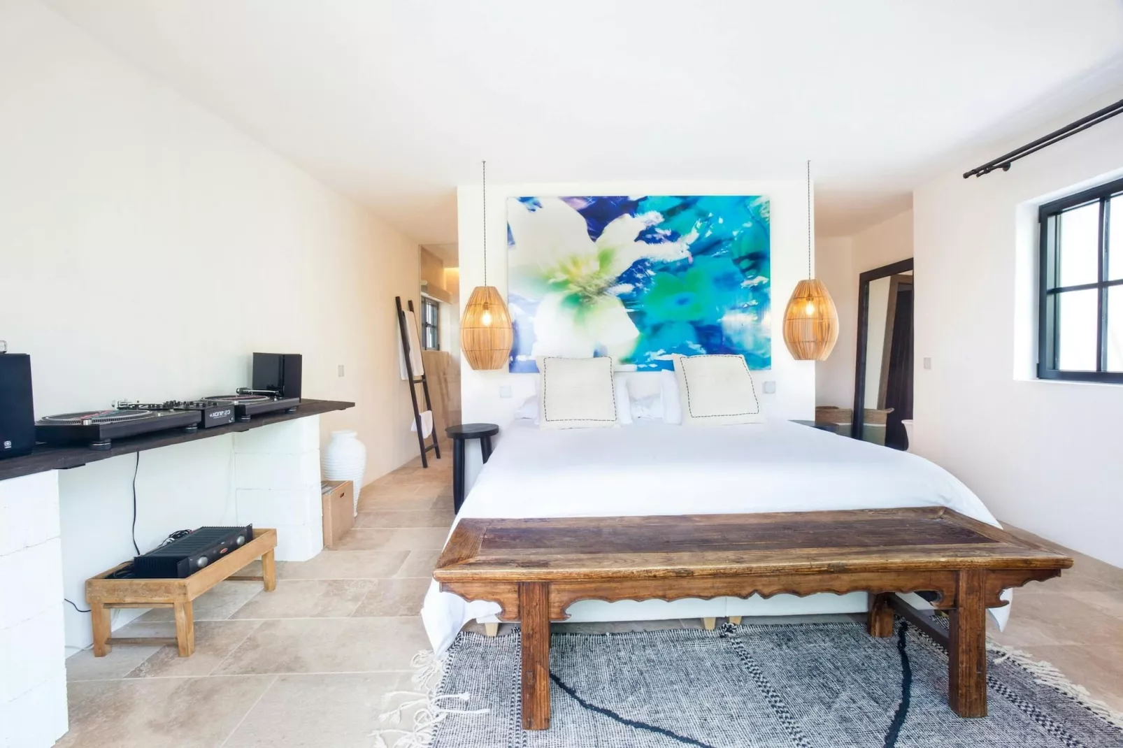 Can Gerbera-Bedroom