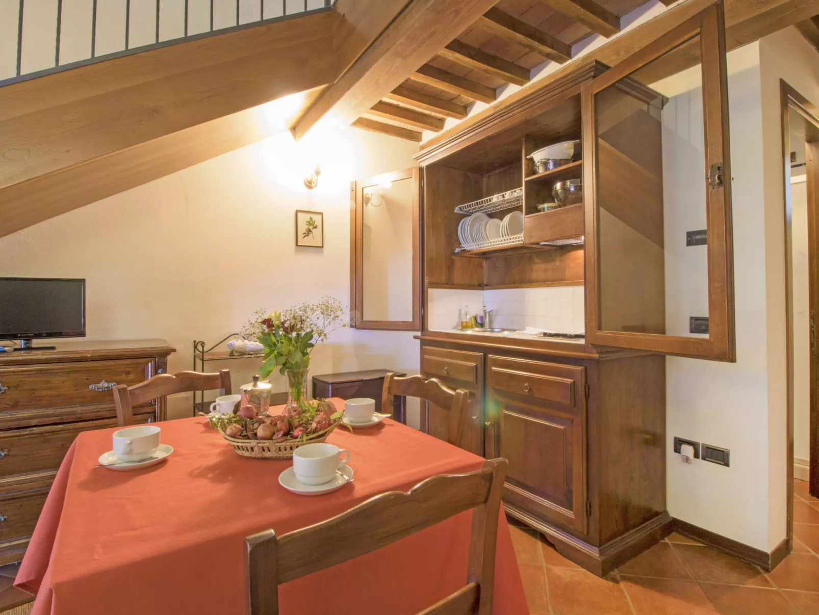 Montecorneo-Inside