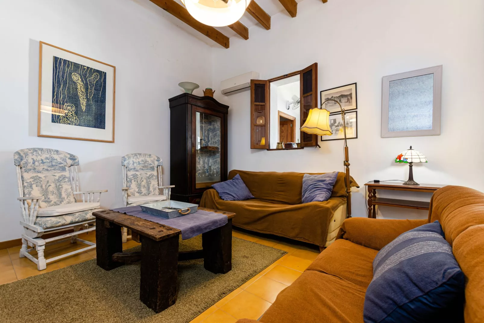 YourHouse Cas Forner-Living room