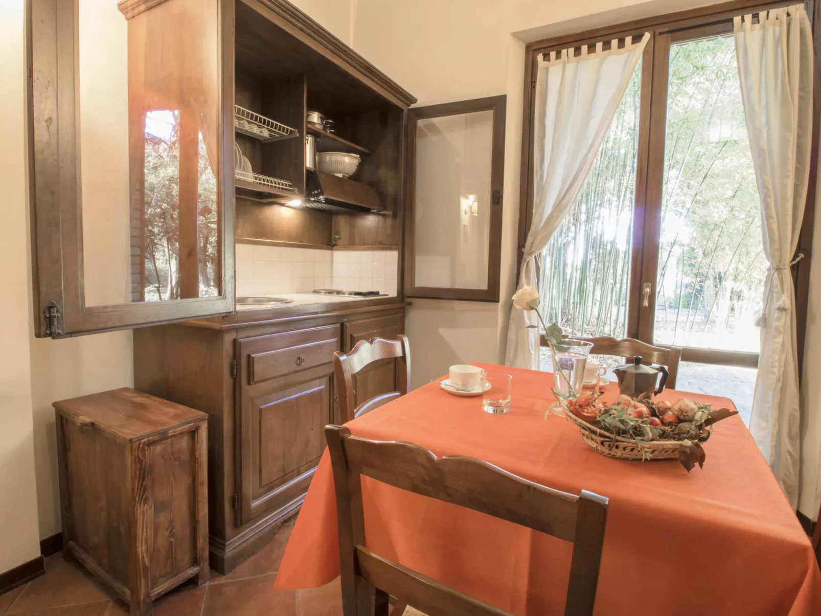 Montecorneo-Inside