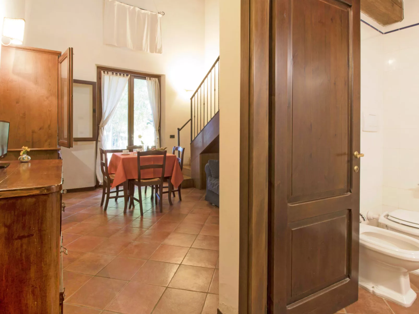 Montecorneo-Inside