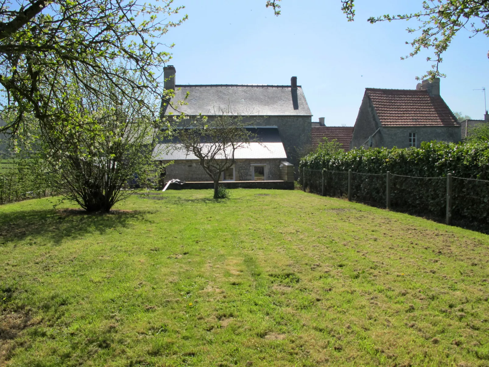 Le Repos-Outside