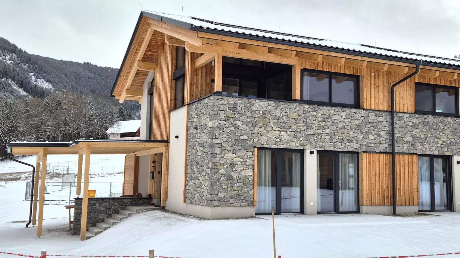 Almchalet Alpenglück-Exterior winter
