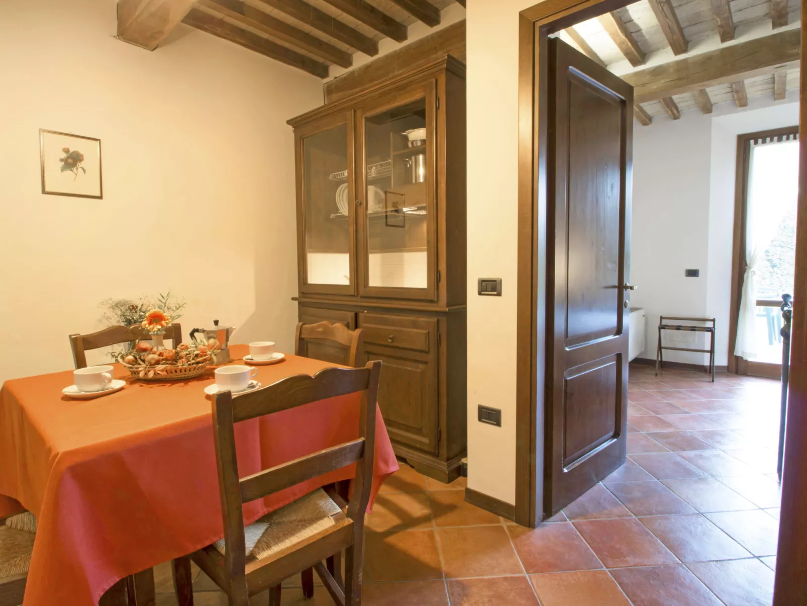 Montecorneo-Inside