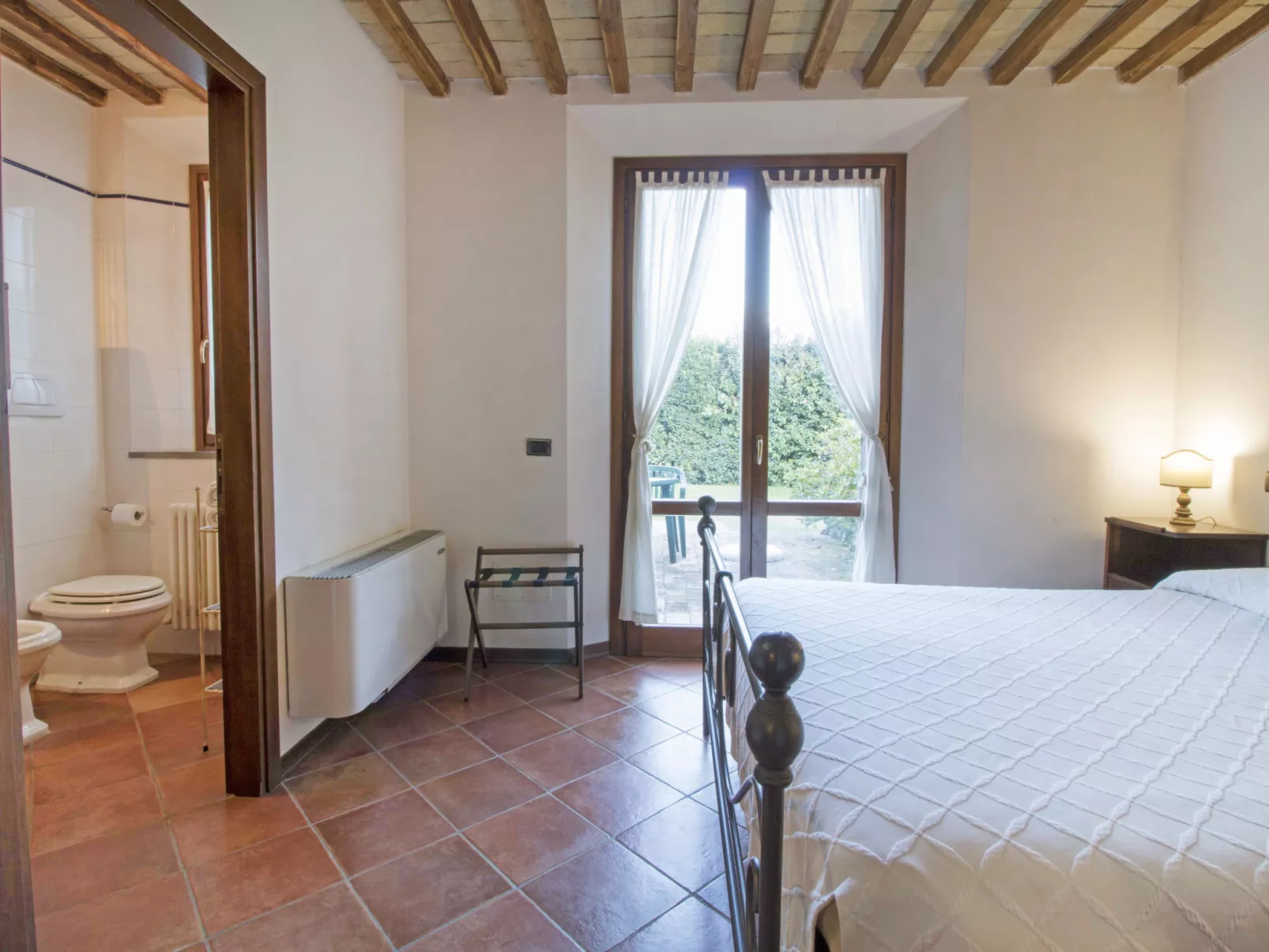 Montecorneo-Inside