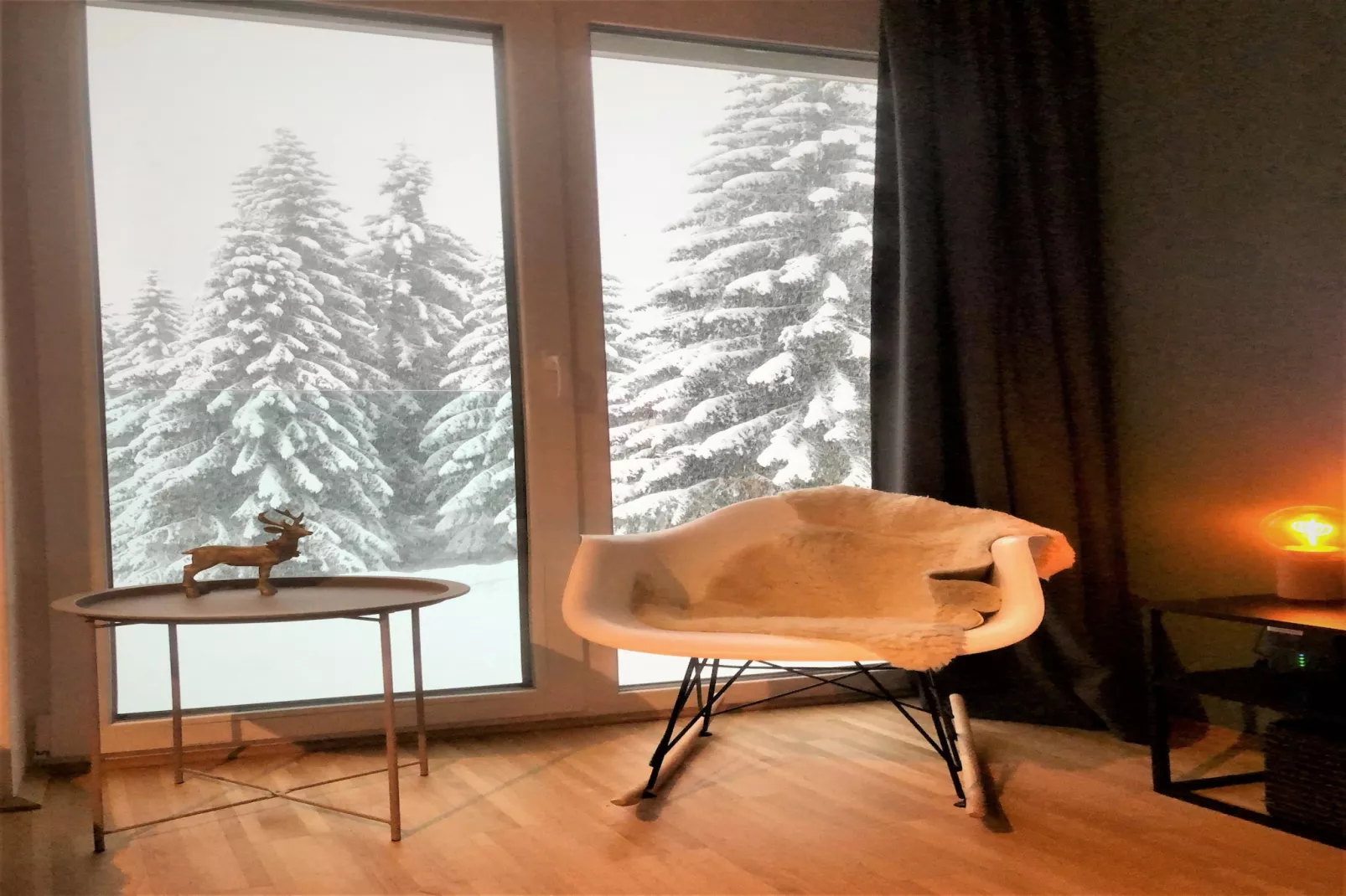 Mountain View-Bedroom