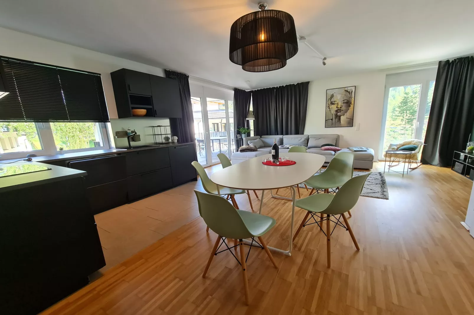 Mountain View-Living room