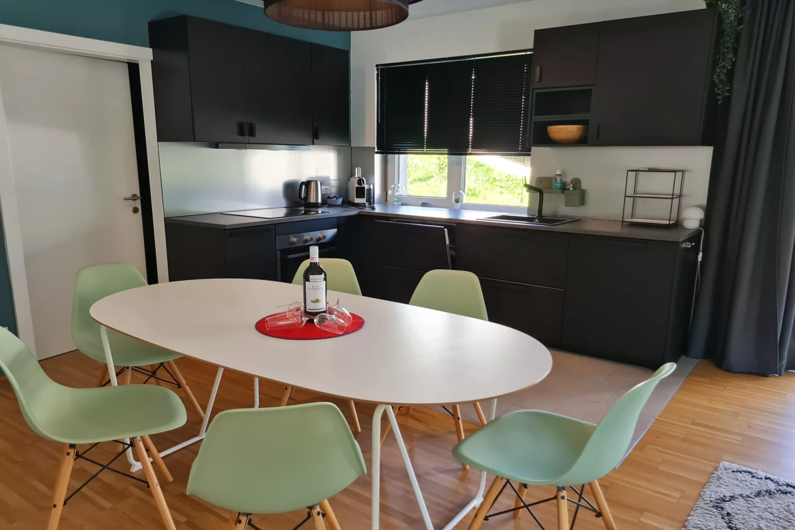 Mountain View-Kitchen
