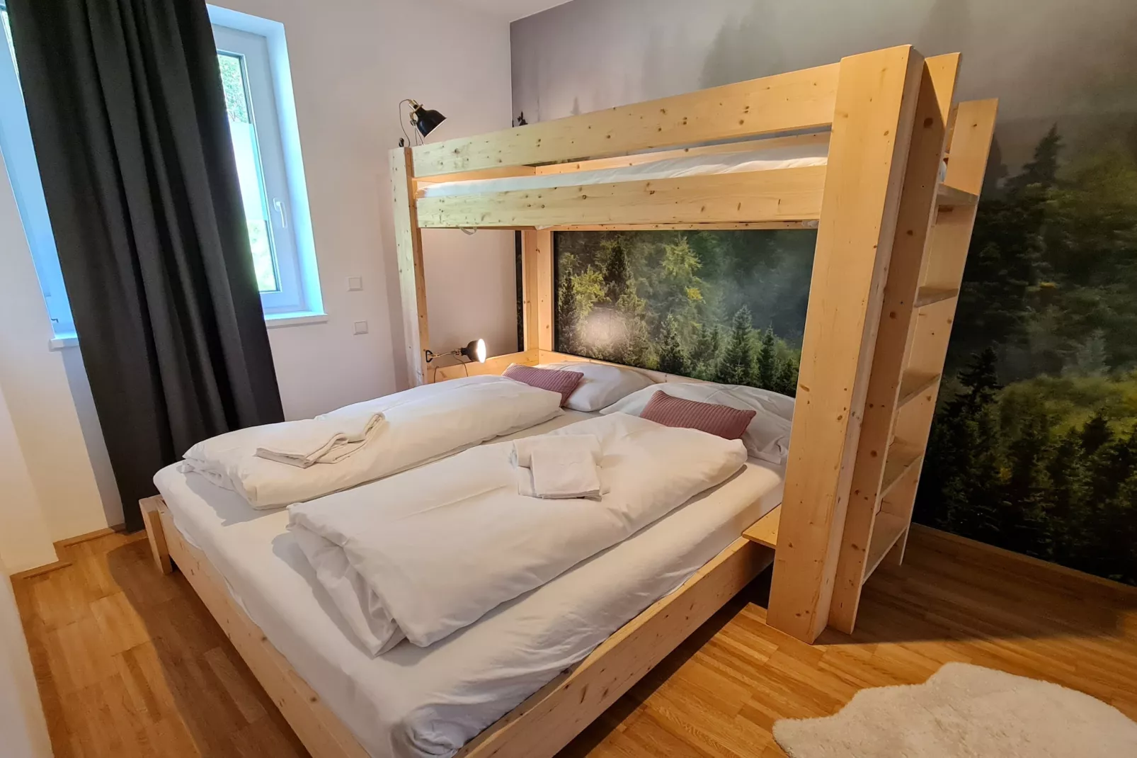 Mountain View-Bedroom