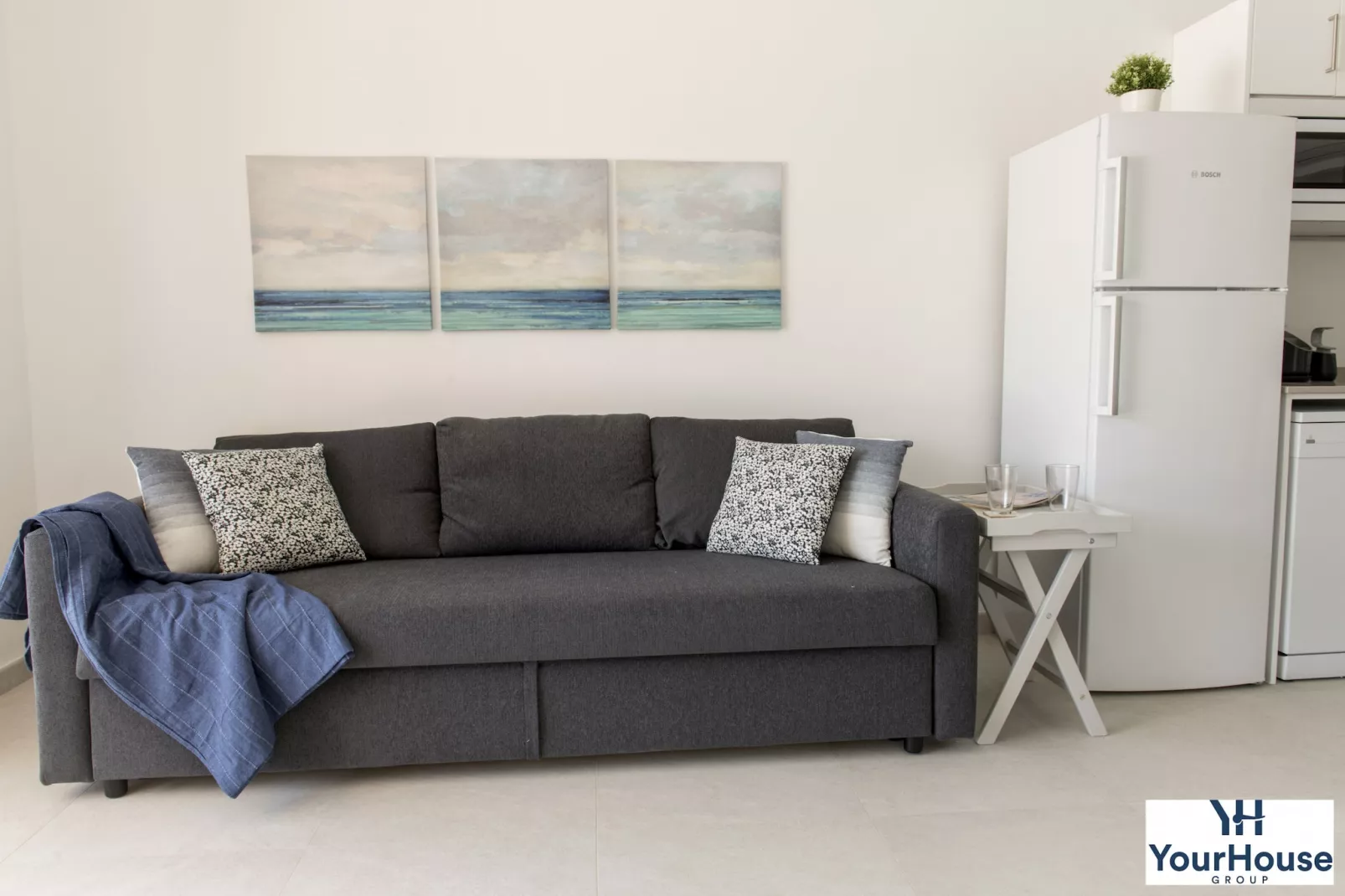 YourHouse Es Niu-Living room